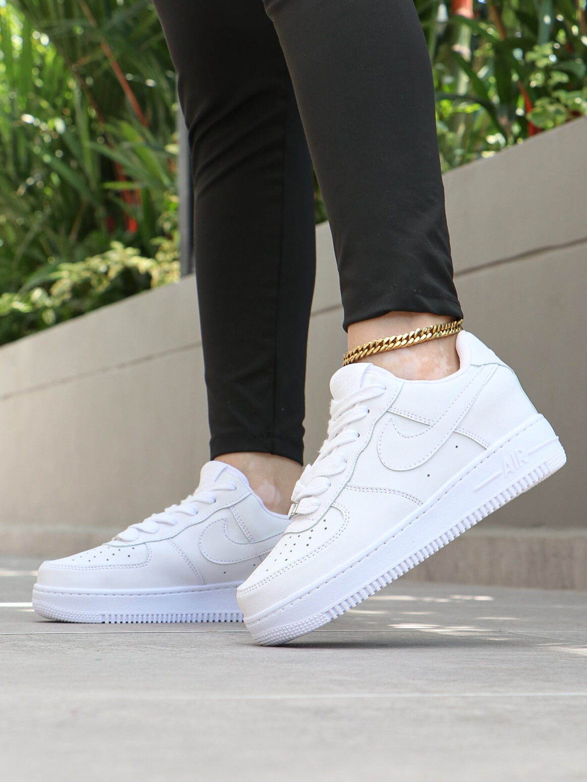 NIKE AIR FORCE 1 F1